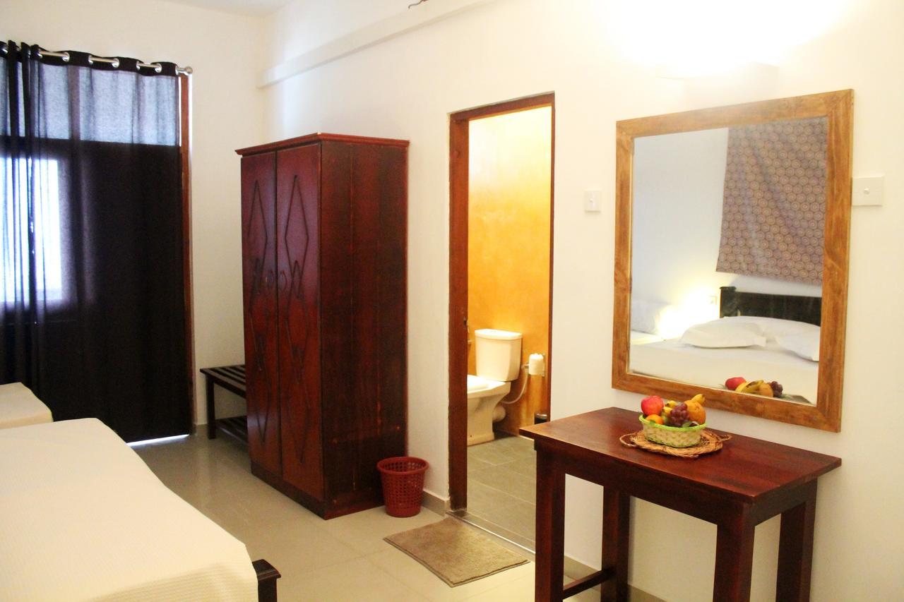 Coral Seas Beach Hikkaduwa Exterior foto