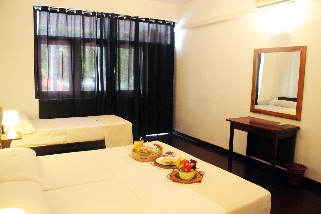 Coral Seas Beach Hikkaduwa Exterior foto